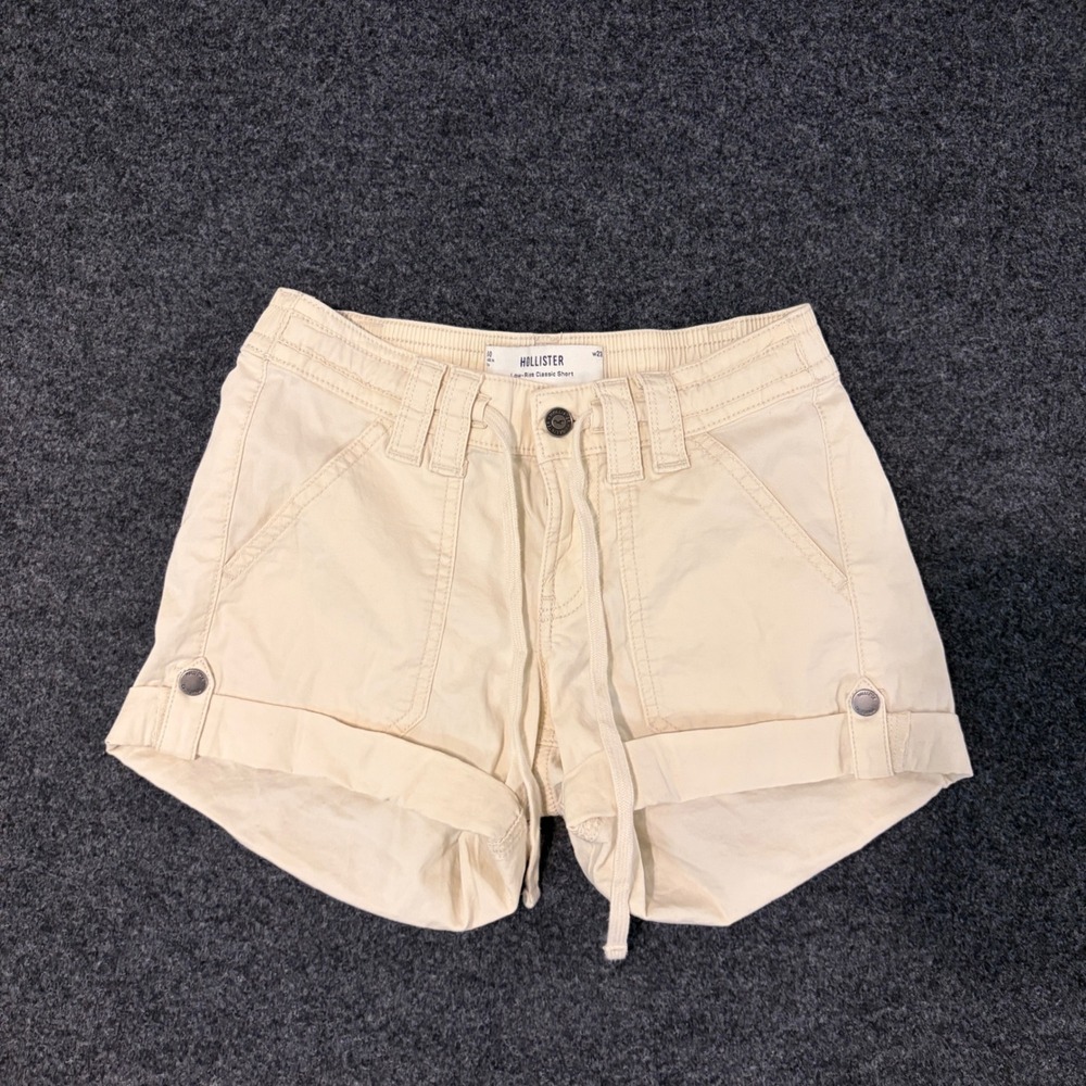 Hollister Low-Rise Classic Short Cream Tan Cuffed Drawstring Cargo Size 000 W23